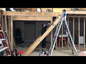 Workshop retracting loft stairs