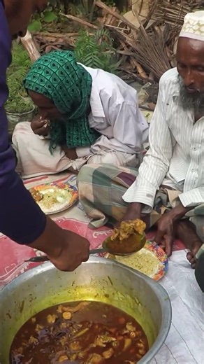 Serving Village Style Carp Fish Curry #villagevlog #food #cooking #chickencurry
