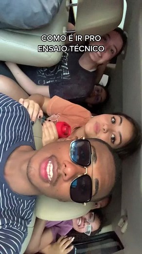 e é assim que geralmente vamos para o ensaio tecnico 🤣 #dance #comedia #ensaio #xv #15anos #perrengue #fy