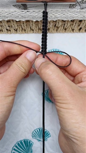 58K views · 552 reactions | How to Make Friendship Bracelets | Beginner Friendship Bracelet Tutorial #Beginner #Friendship #Bracelet #Tutorial | Bracelet Tutorials | Facebook