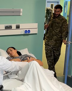 Soldier and pregnant wife | Creative Panda