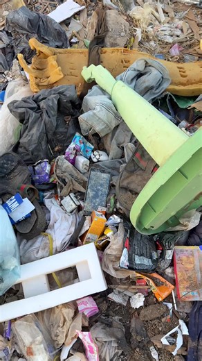 Discovering Old AirPods Pro and a Broken Phone