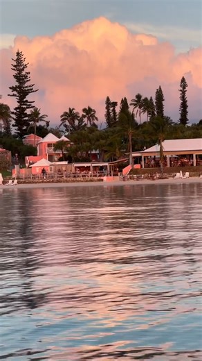 31K views · 1K reactions | There’s something extra sweet about sunsets on the water in Bermuda. ✨ Find the best places for sunsets and sightseeing: https://bit.ly/4ne74rJ  IG: breezesbermuda | #GoToBermuda | Bermuda Tourism | Facebook