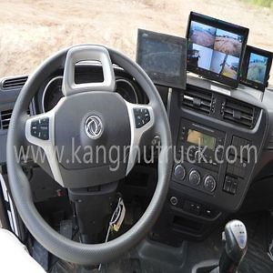 [Hot Item] Advanced Three Wheel Road Sweeper Truck with Fully Enclosed Design and Five Brushes