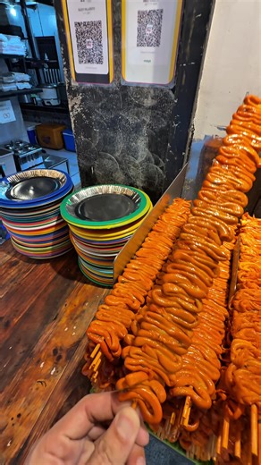 Malalaki at Mahahabang BBQ sa Taguig City