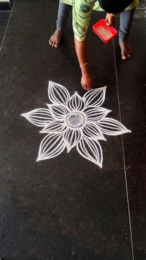 Simple Flower Kolam | Easy Rangoli Design | Daily Kolam #shorts #ytshorts