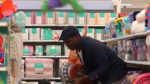 哈哈，吸引注意力很简单呀