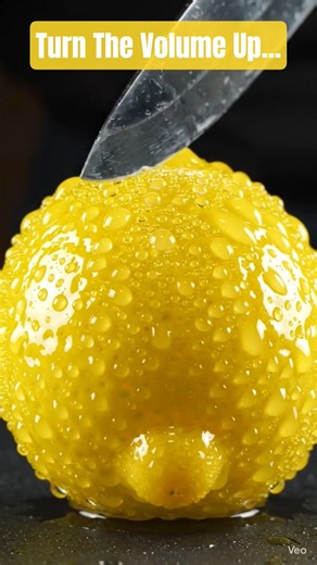That Sound When the Knife Hits the Lemon 🍋 #ASMRfood #oddlysatisfying