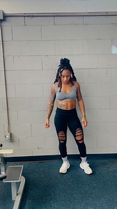 So how strong is your core & upper body really?? CHALLENGE ACCEPTED✨ Try Wall Walks Shoulder Taps if you’re also up for the challenge🔥💪🏽 These definitely activate the core, & works biceps & triceps traps! This was a good one! S/O to @nomvula_khuzwayo for the challenge🔥 #corestrength #handstand #upperbody #strength #fitgirls #progress #challengeaccepted #challenge | Kelsey Marie