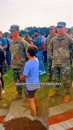 74K views · 3.2K reactions | He crossed the bleachers, she forgot the camera. Cruzó las gradas y ella olvidó la cámara. #reunion #cominghome #schoolsurprise #military #joy | Gwyneth | Facebook