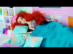 Barbie Little Mermaid Ariel Evening Routine Princess Bedroom with Frozen Elsa.