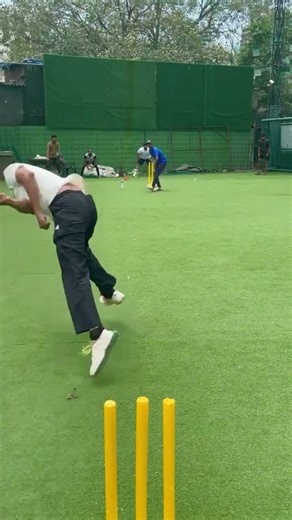 Best Cricket Ball 2025 🏏 | Top Leather & Turf Cricket Balls Review | Swing, Spin & Power Test