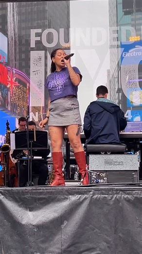 17K views · 144 reactions | ICYMI: Ximone Rose, Johanna Moise and Bethany Tesarck absolutely *killed* at the Founded By Broadway concert this weekend ⚡️ | Death Becomes Her the Musical | Facebook