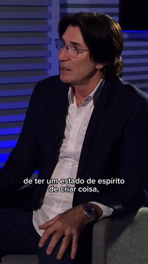 Janguiê Diniz on Instagram: "A verdadeira virada de chave não acontece por acaso. Ela começa quando a atitude vem antes da desculpa, quando a decisão vira movimento e o movimento vira ação. Toda mudança real começa assim: com uma escolha firme de fazer diferente, hoje."