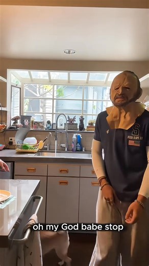 1.9M views · 69K reactions | Family scared 藍藍#scareprank #fun #jumpscare #fyp #family #fblifestyle | UsFunniestvideo | Facebook