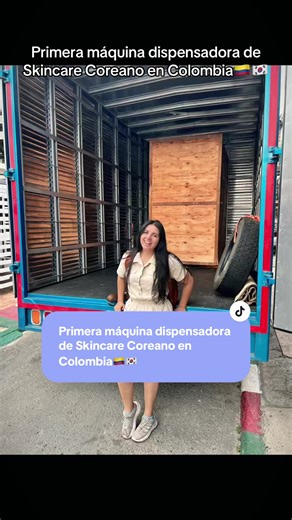 Es un hecho, la primera máquina dispensadora de Skincare Coreano en Colombia al fin llegó!!!🇨🇴🇰🇷 ESTO HA SIDO UN RETO GRANDÍSIMO! desde la importación hasta la descarga de esta máquina, pero es un sueño hecho realidad! 😍 Cuando pensamos en esta idea, no la veíamos nada cerca, pero Dios pone todo en su lugar y todo se empieza a dar! 🥹 Esto llega con la ilución de que sean muchas de estas máquinas en cada ciudad de Colombia! Sería un sueño🥹❣️❣️🚨🚨 #skincarecoreanocolombia #vendingmachine #