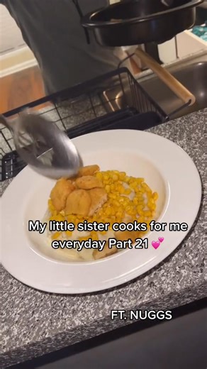 37K views · 701 reactions | Homemade KFC Bowl W/ NUGGS! Best tasting nuggets out! 襤 #nuggs #simulate #simulatepartner #candicecooks #kfcsecretmenuhacks #kfcbowl | Cranon | Facebook