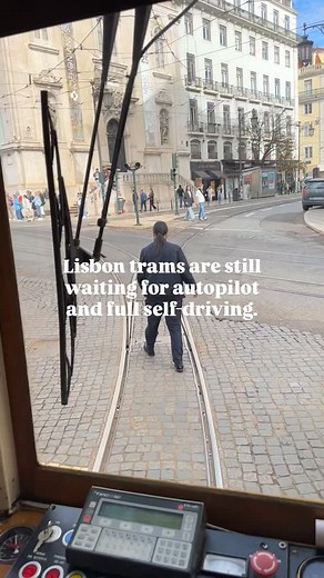 59K views · 19K reactions | Lisbon trams are not Teslas. If you want to turn, that needs a manual work. #lisbon #tram | Whocanfly | Facebook