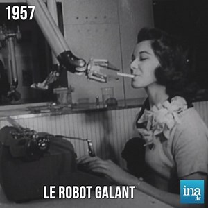289K views · 1.6K reactions | La dactylo et le robot galant 烙 | INA | Facebook