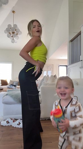 Dancing this morning for my workout and leo was feeling it! #dance #dancer #dwts #leo #viraldances #trendingdances