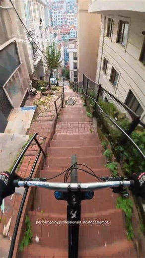 Today’s dose of extreme sports is here!🙌 Hold your breath and ride every second. 🚴‍♂️🔥 Osmo Action 6 keeps up with fast motion and creative daily shooting, locking every bounce sharp and every turn steady for true POV adrenaline. 🚫 Performed by professionals. Do not attempt. 🎥: burakns #DJI #OsmoAction6 #DareToDiscover #POV #BikeChallenge #ActionCamera #RideWithDJI #DJIAustralia | DJI