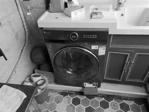 滚筒洗衣机维修。故障代码E 21