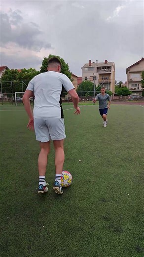 Iniesta - La Croqueta skill #trivela #trening #fudbal #goal #workhard #discipline #footballdrills #ballcontrol #warmup #footballlife #skills #dribling #soccer #soccergame