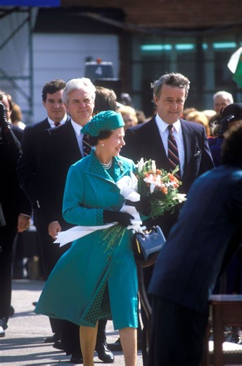 Power dressing, tutte le lezioni di stile (e potere) che ci ha lasciato Queen Elizabeth