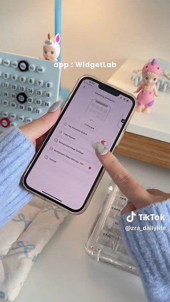 Explore Cute Charging Animations for Your iPhone