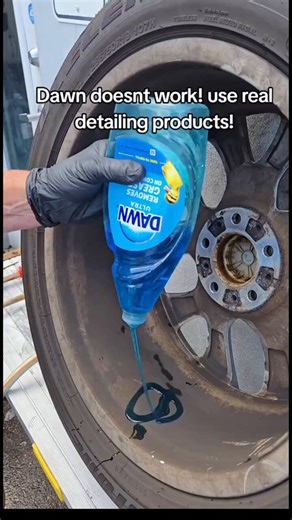 This pro detailer is fired up and determined to prove that Dawn dish soap is useless for cleaning brake dust and grime off car wheels.He pours it on, scrubs hard, and shows what’s left behind — all while ripping into anyone who uses it, calling them crybaby clowns, whiny b*tches, losers, and worse. He finishes by switching to his professional “Wheely Clean” spray and rinsing it down, leaving everything sparkling in seconds.Honestly? I thought the Dawn actually did a pretty solid job loosening up