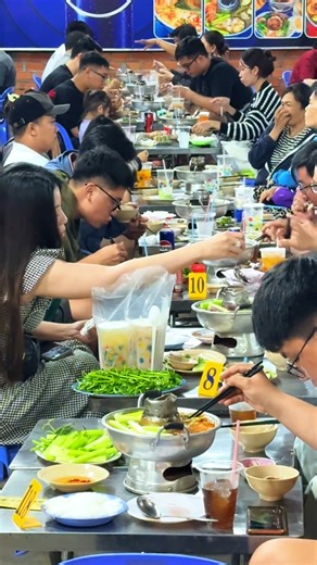 Chị My là đà vừa bán lẩu, vừa bán trà...mời cả nhà ghé chơi cùng chị My nha🥰 #Lauculao #amthuc #tiemlauculao | Tiệm Lẩu Cù Lao