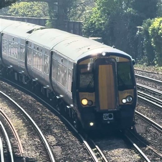 Southeastern Class 377 Train