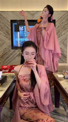 胡图图 (@singchina3)’s videos with 原聲 - 胡图图