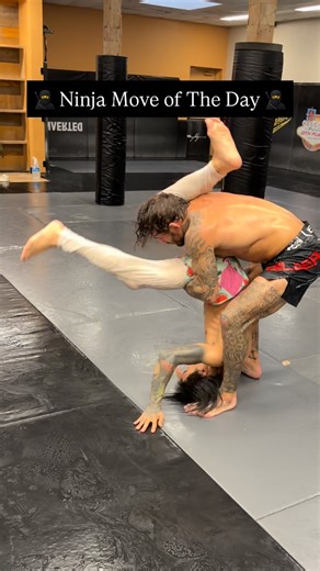 Blake Bilder | Follow My Journey To #1 In The World 🌎 Double leg double under guard pass flip to inverted crucifix buggy choke‼️ First I know of to do it... | Instagram