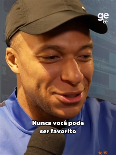 🇧🇷 NINGUÉM APAGA A HISTÓRIA... 🏆 🏆 🏆 🏆 🏆 Em entrevista exclusiva à ge tv, Mbappé demonstrou muito respeito e não economizou nos elogios para a Seleção Brasileira. 🔗 Assista ao amistoso entre Brasil e França AO VIVO, DE GRAÇA e COM IMAGENS aqui na minha telinha. É nesta quinta-feira, a partir das 17h! 😉 ⁣ ⁣ #Seleção #Futebol #Brasil #França