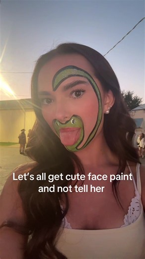 Mean Girls face paint ideas — cute group face paint looks