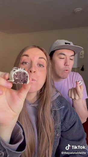 Delicious Peppermint Oreo Truffles Recipe for the Holidays!