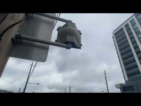 Tour of the merging sign in Newmarket Ontario