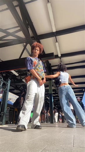 Mysterious Sword Slicing Air: A Thrilling Encounter