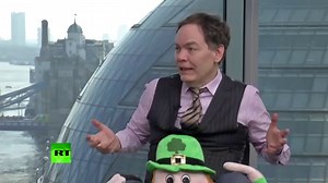 Keiser Report: Beware the Ides of March (E890)