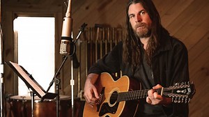 “I was inspired to get away from the standard chordal structure we’ve all heard a thousand times”: Producer, luthier, songwriter like no other – Jonathan Wilson will take you on a strange trip