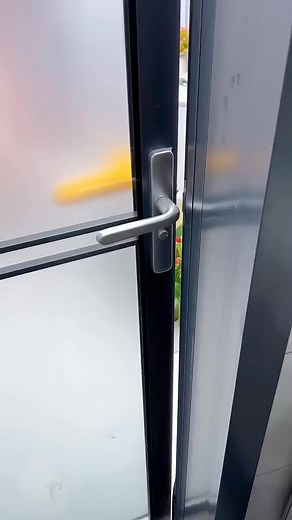 484K views · 2.5K reactions | Mom has this bathtub that folds in one second. It has a large capacity and does not take up space when not in use 媽媽有了這個一秒折疊的泡澡桶，容量大，不用的時候收納也不佔空間【久久好物】 #久久好物 #搞笑 #f | 久久好物 | Facebook