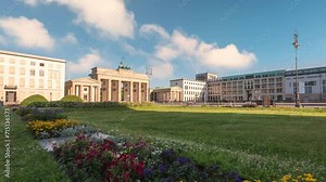 Berlin Germany time lapse 4K, city skyline timelapse at Brandenburg Gate (Brandenburger Tor)