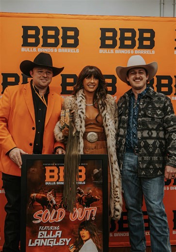 @Bulls, Bands & Barrels asked me to build a belt for @Ella Langley here’s the process from design to finished product! @District Leathers is always bailing me out when I’m up against it with a deadline. @Stef #ellalangley #fashiontiktok #westernfashion #womensbelt #womensfashion