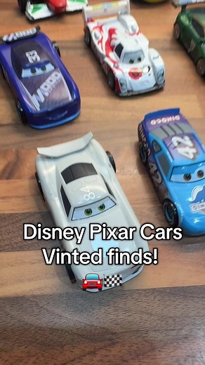 A little underwhelming because of the condition of some. But the back row 👌 Absolute buzzing with the Elvis RV and jerry the wagon!! #disney #pixar #disneycars #bundle #collection