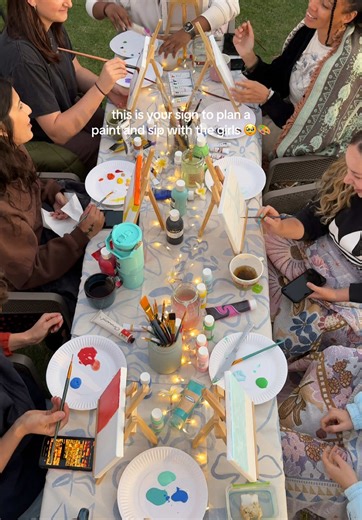 Plan the Perfect Paint and Sip Event with Friends