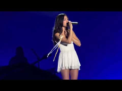 Olivia Rodrigo — stupid song (Live at Daisy Chain Fields 08.29.26)
