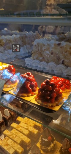 30K views · 531 reactions | Cât costă kilogramul de torturi de lux în...