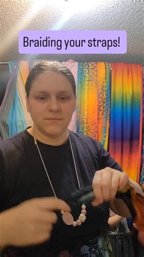 Babywearing Baby Carriers on Instagram: "Here's how to braid the straps to keep them from hitting the ground! #ethicallymadejoyfullycarried #lennylamb #mama_roo #babywearing #attachmentparenting"