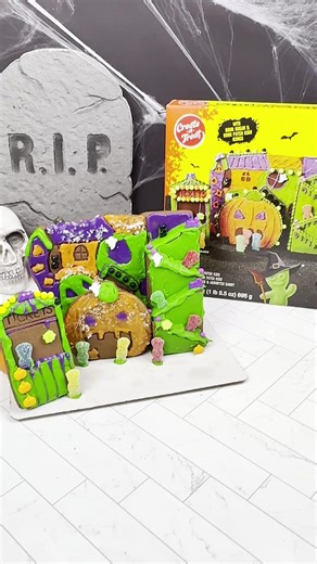 Sour Patch Kids Halloween Cookie Kit #sourpatchkids #diy | Candy Funhouse